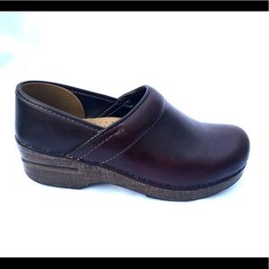 Dansko clogs brown oiled leather size 37